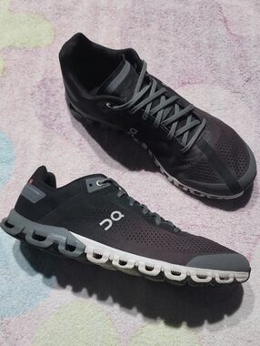 On Cloudflow 4 Shoes Mens Sz 11.5   Running Athletic Sneakers